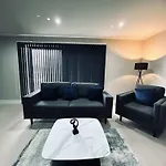 Fantastic 2 Bedroom Apartment In Birmingham